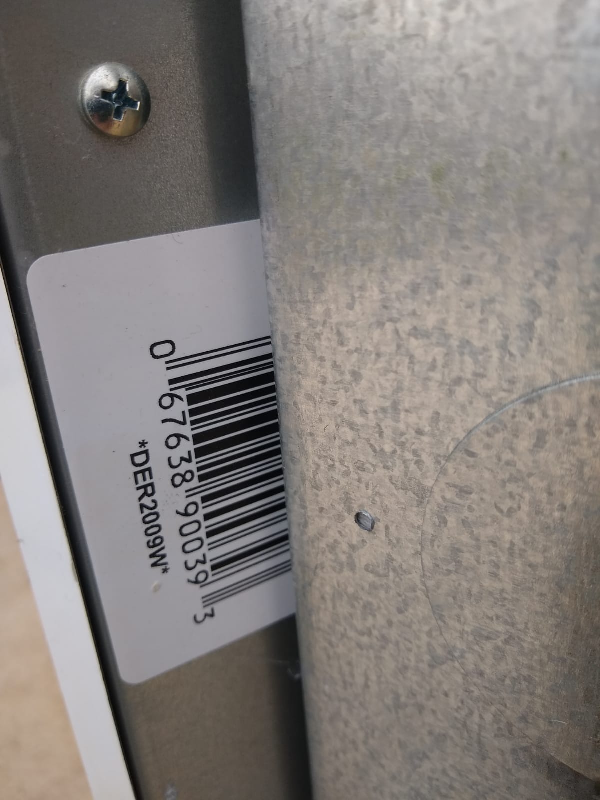 PERFECT FOR TIGHT SPACE DANBY 20" FREESTANDING ELECTRIC RANGE OVEN 220Volt WHITE