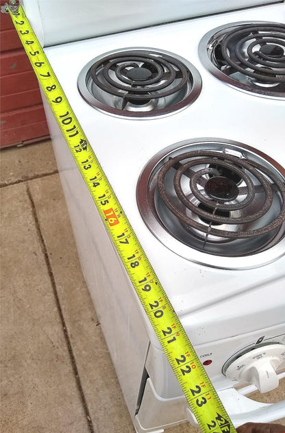 PERFECT FOR TIGHT SPACE DANBY 20" FREESTANDING ELECTRIC RANGE OVEN 220Volt WHITE