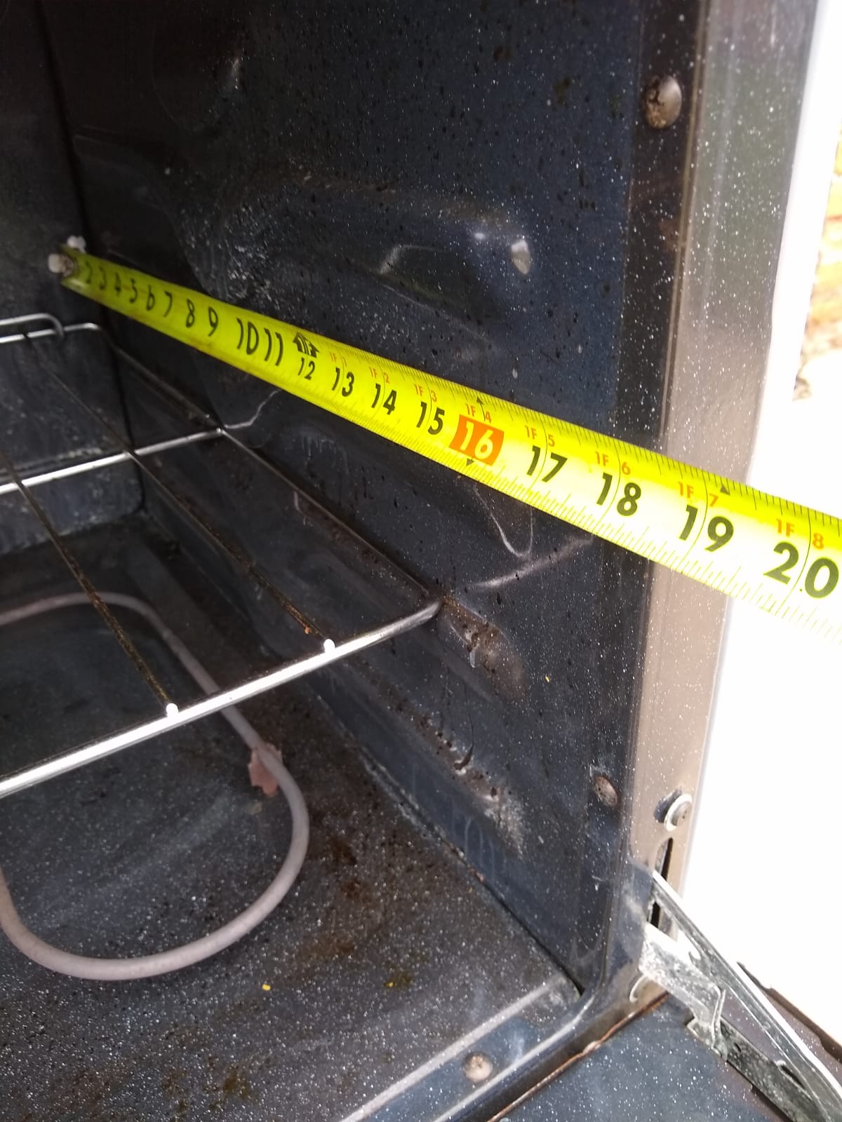 PERFECT FOR TIGHT SPACE DANBY 20" FREESTANDING ELECTRIC RANGE OVEN 220Volt WHITE