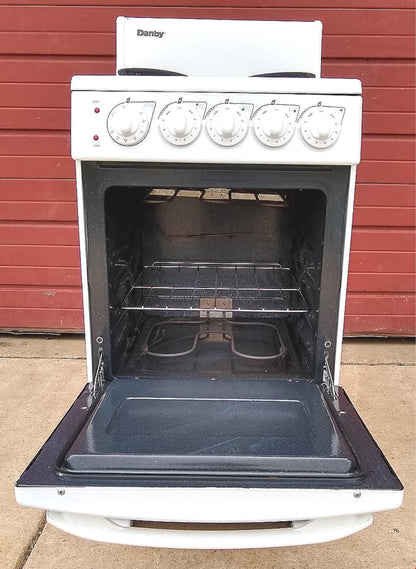 PERFECT FOR TIGHT SPACE DANBY 20" FREESTANDING ELECTRIC RANGE OVEN 220Volt WHITE