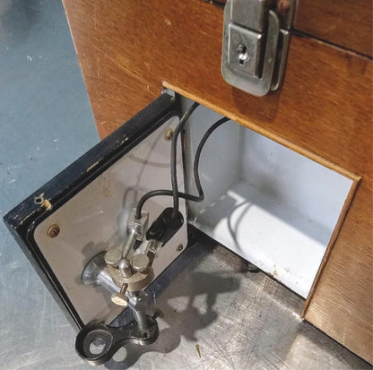 RARE VINTAGE BECKMAN MODEL G pH METER BAKELITE WOODEN BOX CASE FREE SHIPPING