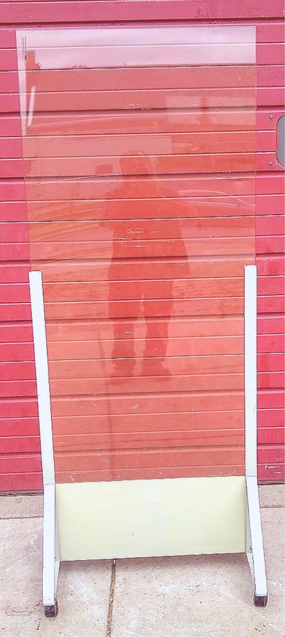 RARE 85% CLEAR MOBILE X-RAY BARRIER 0.5mmPb HOSPITAL DENTAL CLINIC VET FREE SHIP