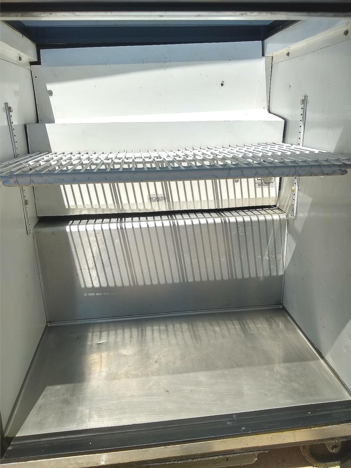 TRUE TSSU-27-12M-B 1 DOOR SANDWICH PIZZA PREP TABLE 3 TRAYS & CASTERS FREE SHIP