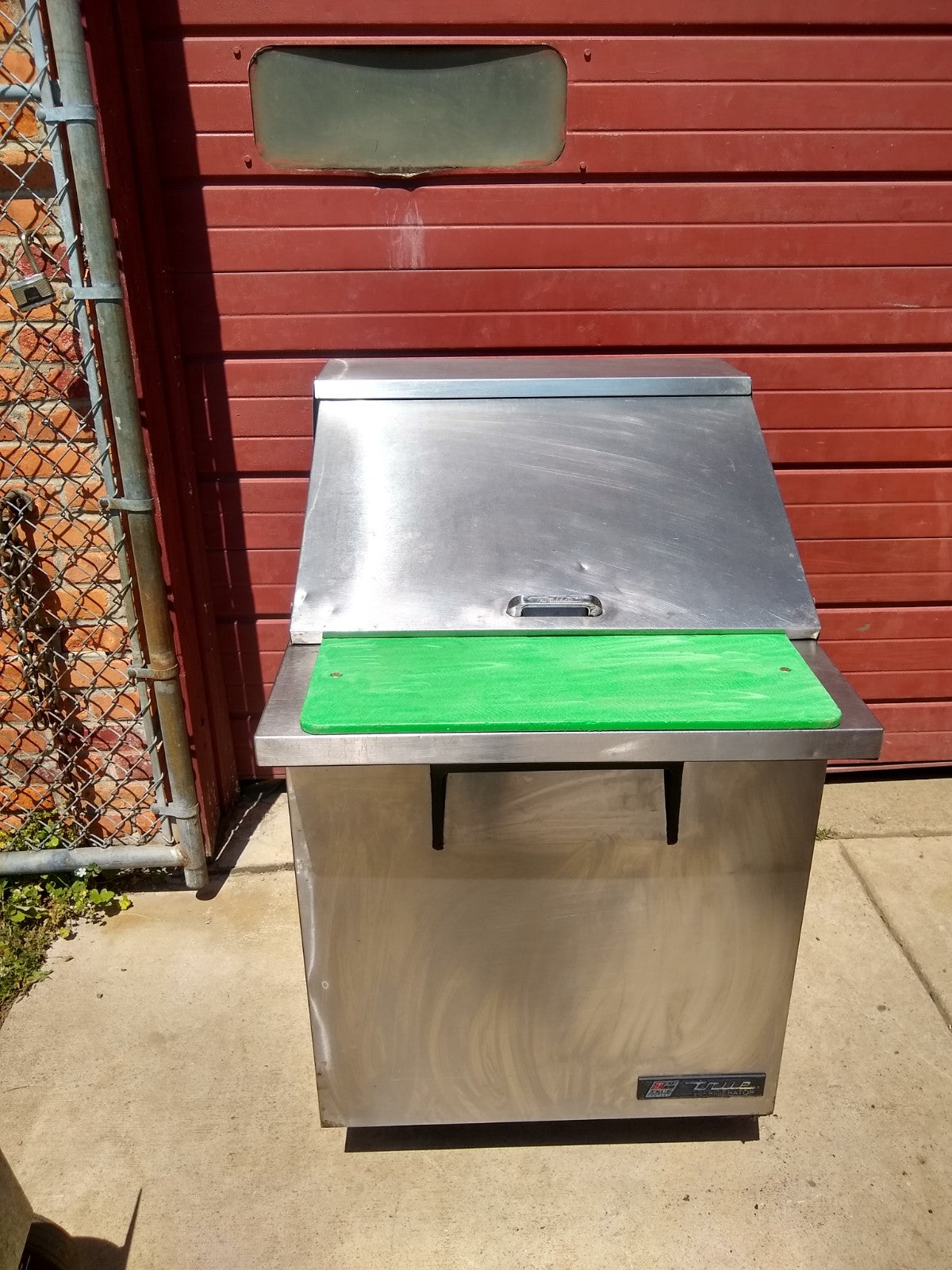 TRUE TSSU-27-12M-B 1 DOOR SANDWICH PIZZA PREP TABLE 3 TRAYS & CASTERS FREE SHIP