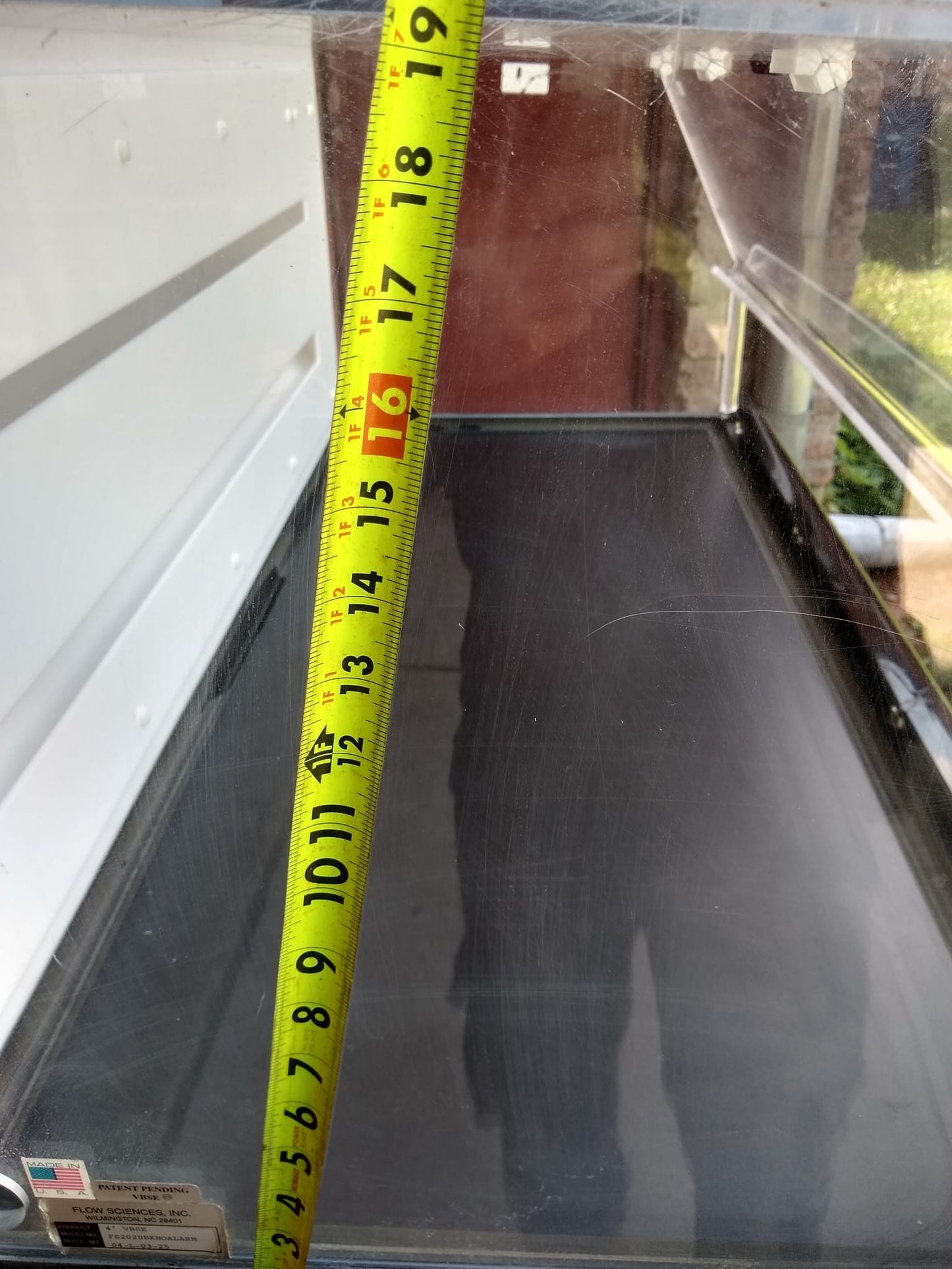 FLOW SCIENCES VBSE VENTED 4ft SAFETY ENCLOSURE FUME HOOD with 2 FAN FILTER MOUNT