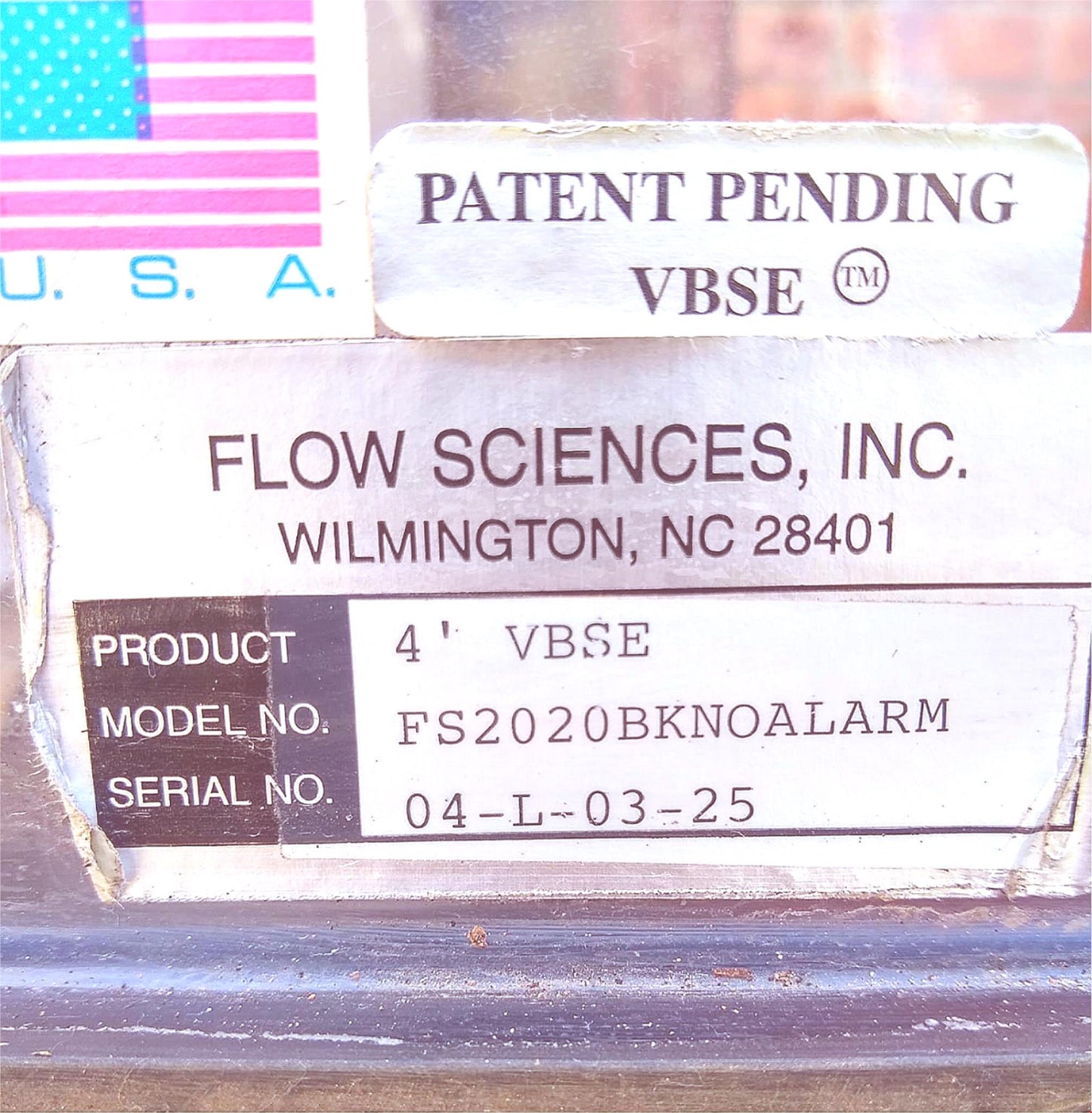 FLOW SCIENCES VBSE VENTED 4ft SAFETY ENCLOSURE FUME HOOD with 2 FAN FILTER MOUNT