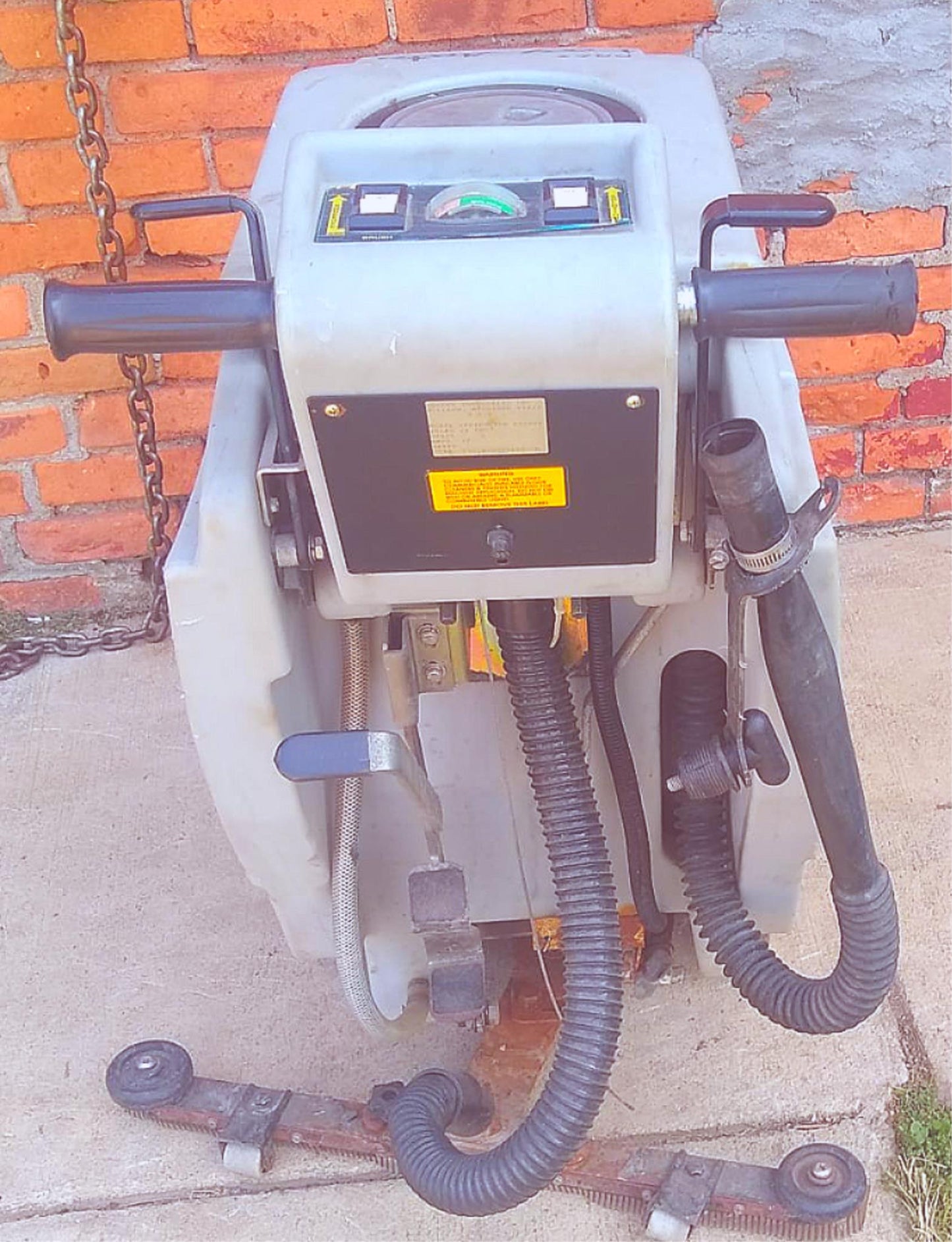 NOBLES SPEED SCRUB 2000 20"FLOOR WALK BEHIND BATTERY FLOOR SCRUBBER FREESHIP