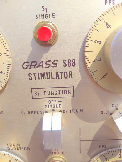 GRASS INSTRUMENTS S88 SQUARE PULSE STIMULATOR 90-DAY-WARRANTY WONDERFUL FREESHIP