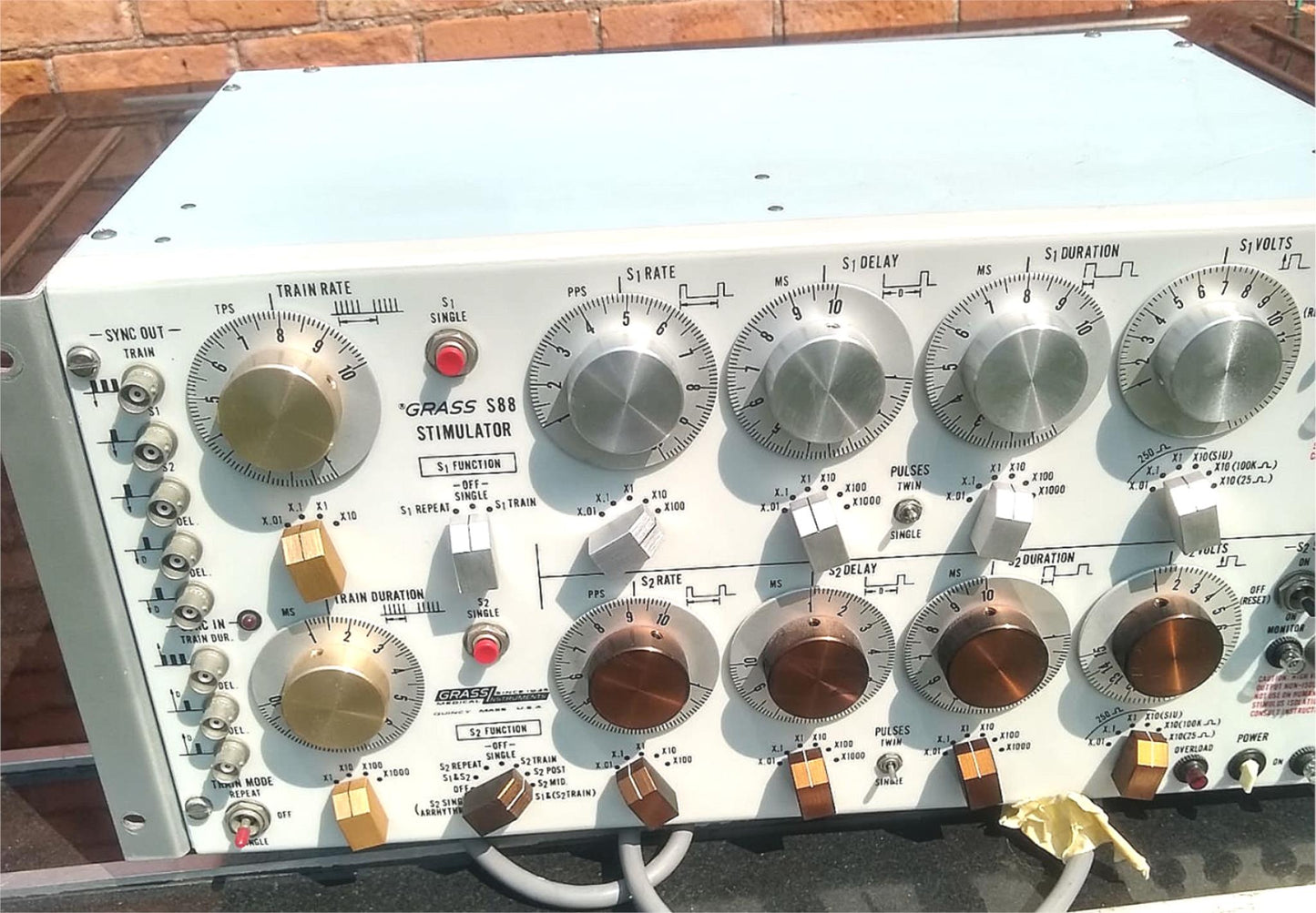 GRASS INSTRUMENTS S88 SQUARE PULSE STIMULATOR FREE SHIPPING