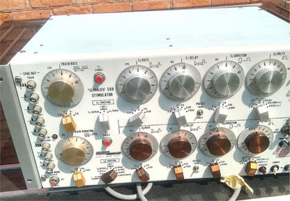 GRASS INSTRUMENTS S88 SQUARE PULSE STIMULATOR FREE SHIPPING