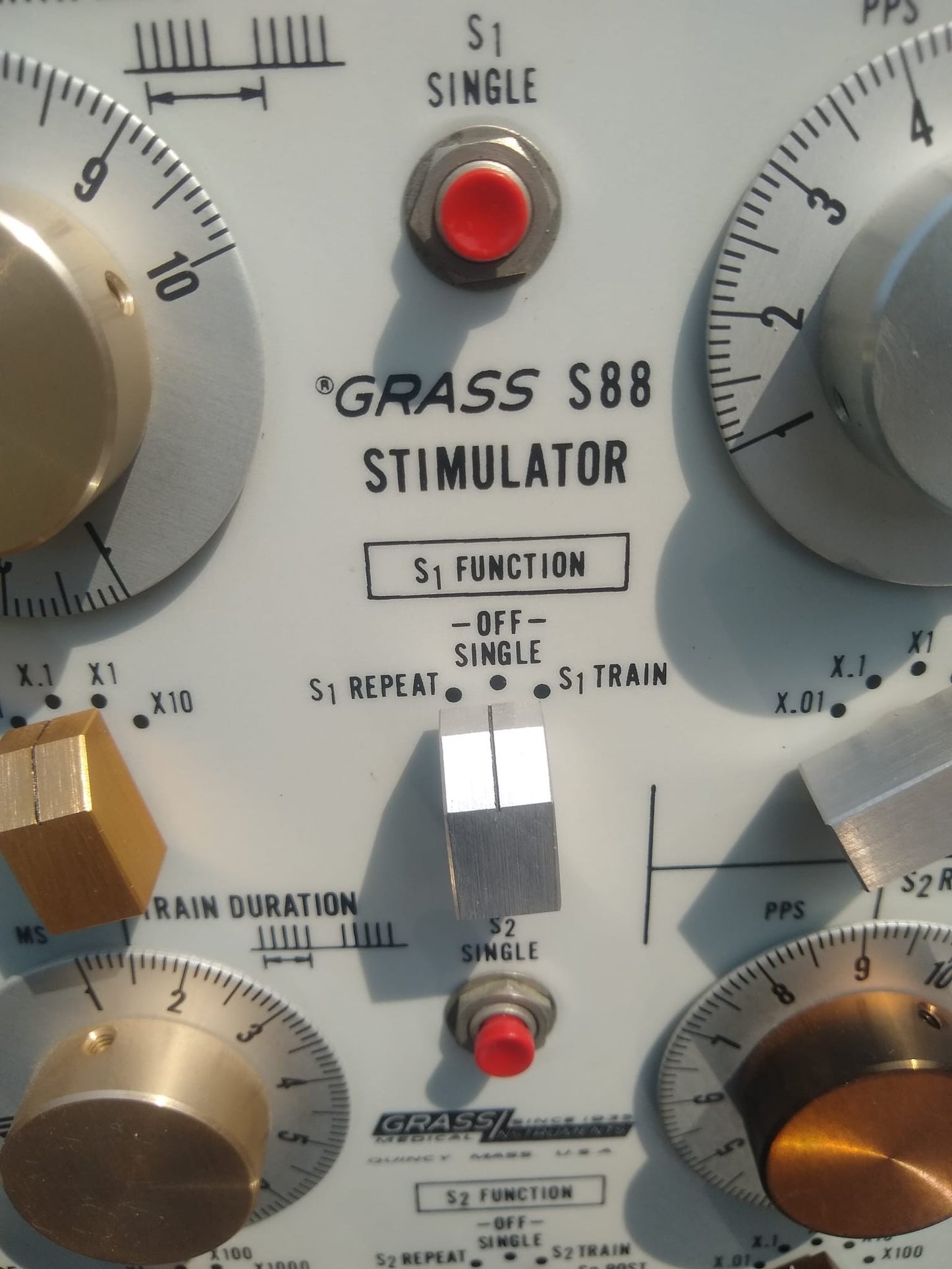 GRASS INSTRUMENTS S88 SQUARE PULSE STIMULATOR FREE SHIPPING
