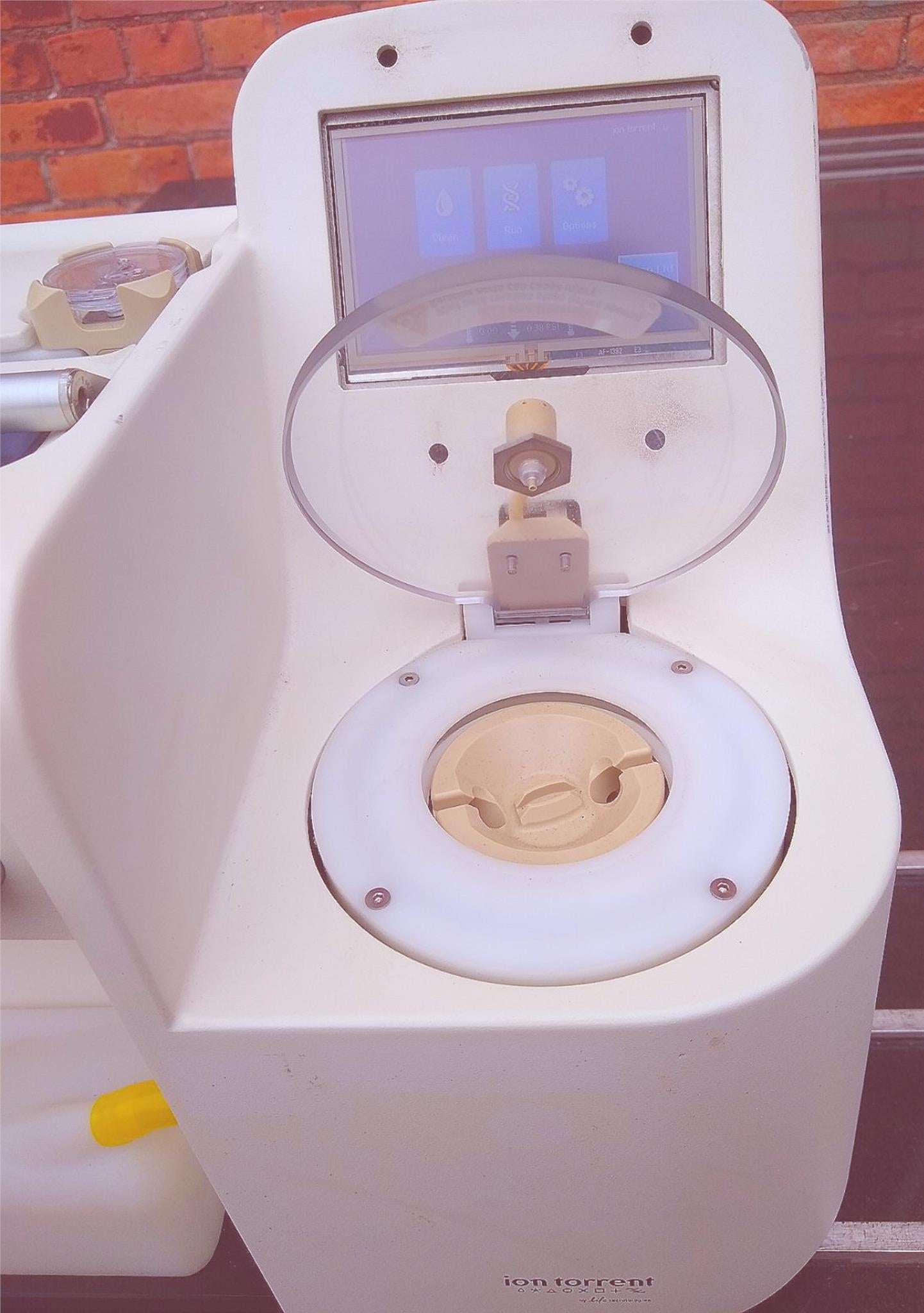 THERMO FISHER ION ONE TOUCH 2 INSTRUMENT ION SEMICONDUCTOR CHIPS THERMAL CYCLER