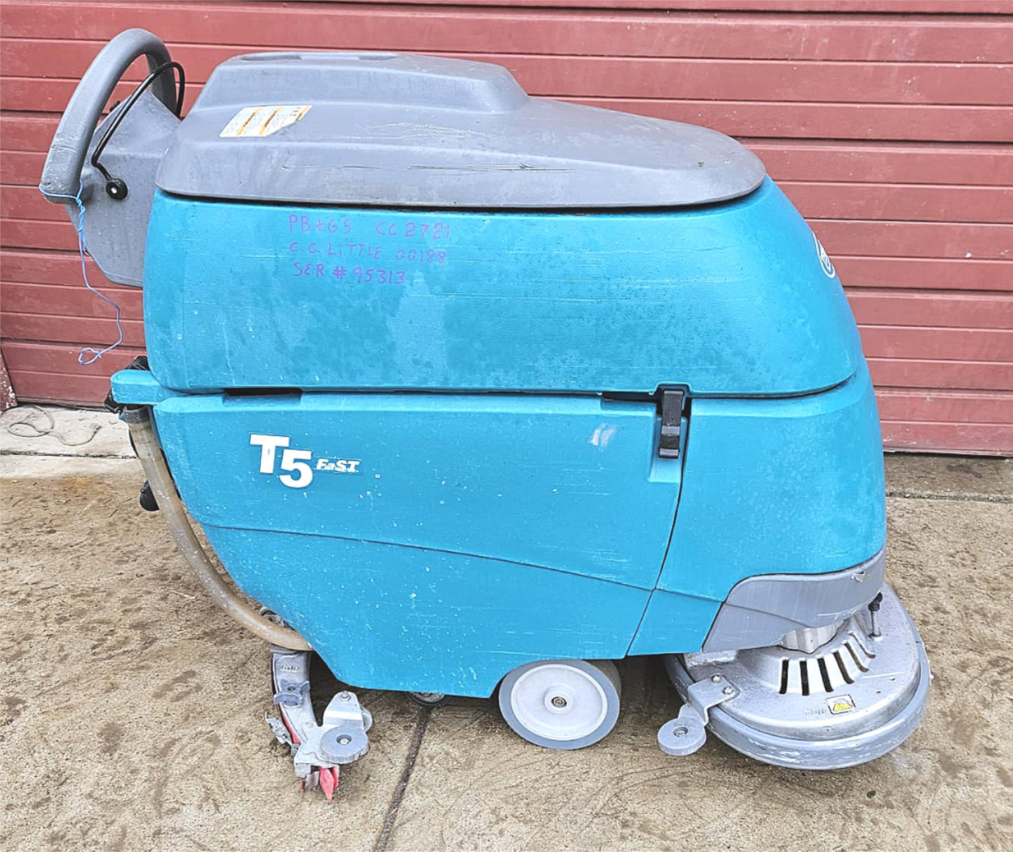 WARRANTY TENNANT T5 FAST WALKBEHIND BATTERY FLOOR SCRUBBER WATCHVIDEO FREESHIP