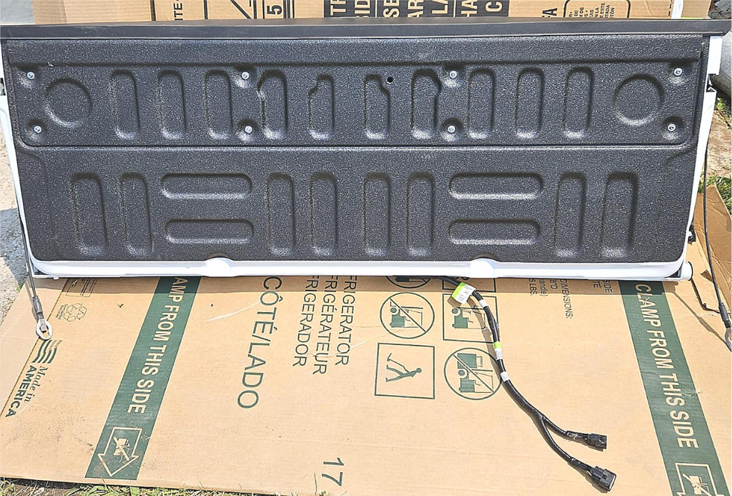 BRAND NEW FORD 250/350 2022 TAILGATE FREESHIPPING