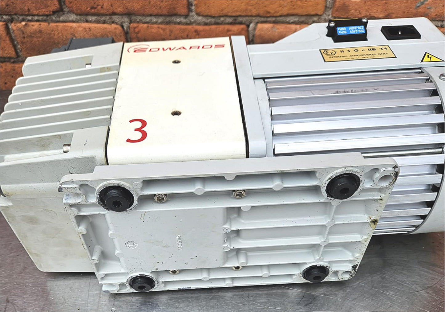 90DAYWARRANTY 220Volt EDWARDS 3 ROTARY VANE 2.3CFM VACUUM PUMP FILTER WATCHVIDEO