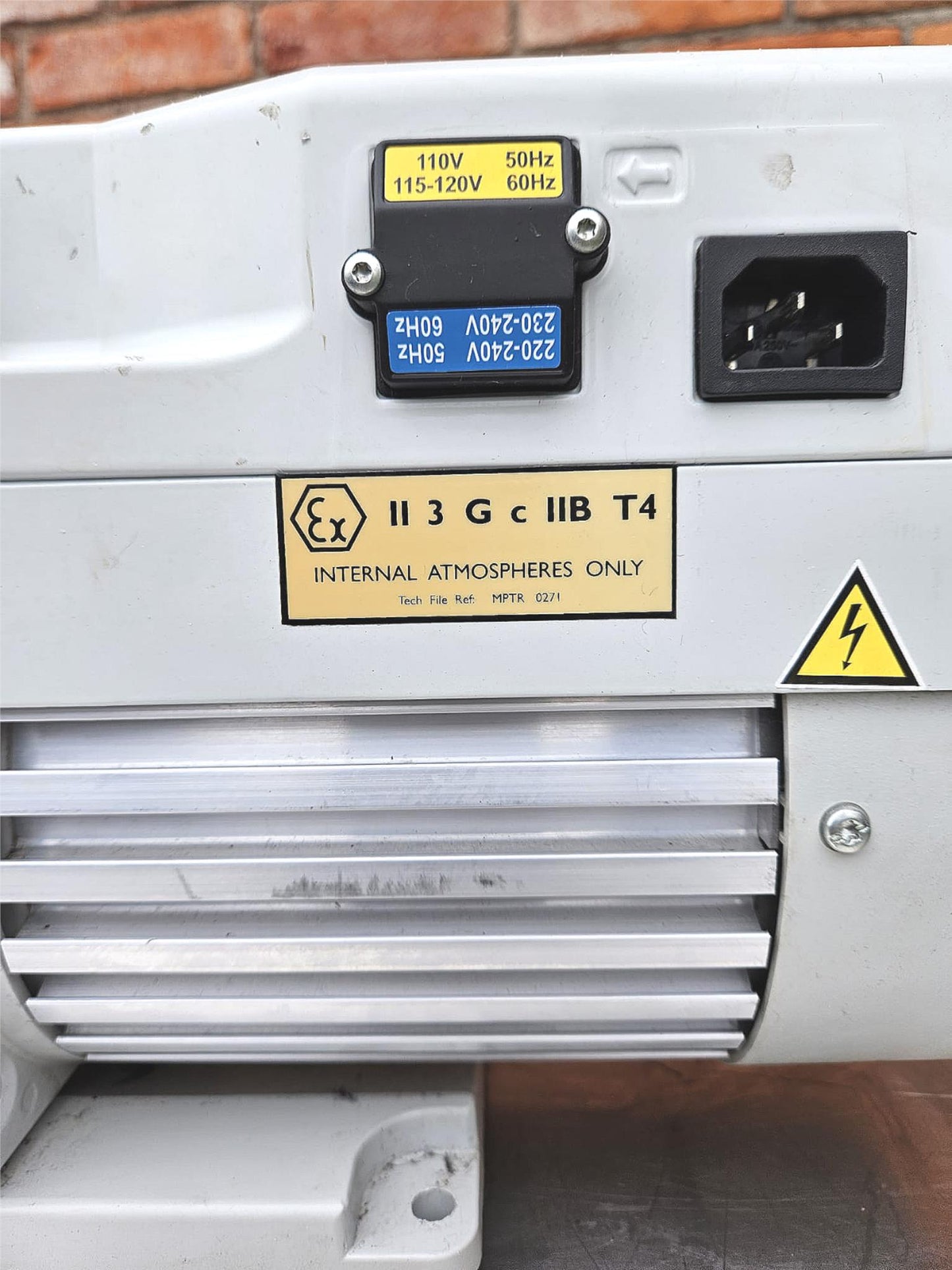 90DAYWARRANTY 110/220Volt EDWARDS 3 RV 2.3CFM VACUUM PUMP FILTER WATCH VIDEO