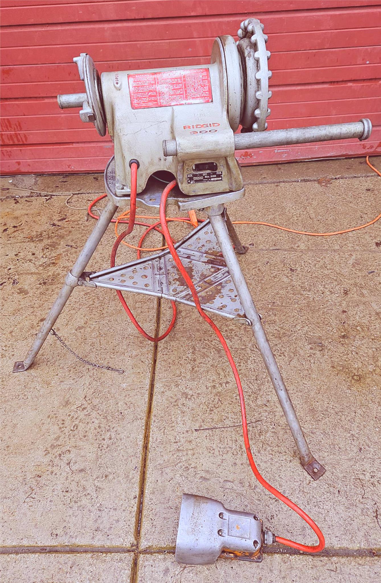 RIDGID 300 PIPE THREADER w/ 3 DIES NO CUTTER WORKING FINE WATCH-VIDEO FREE-SHIP