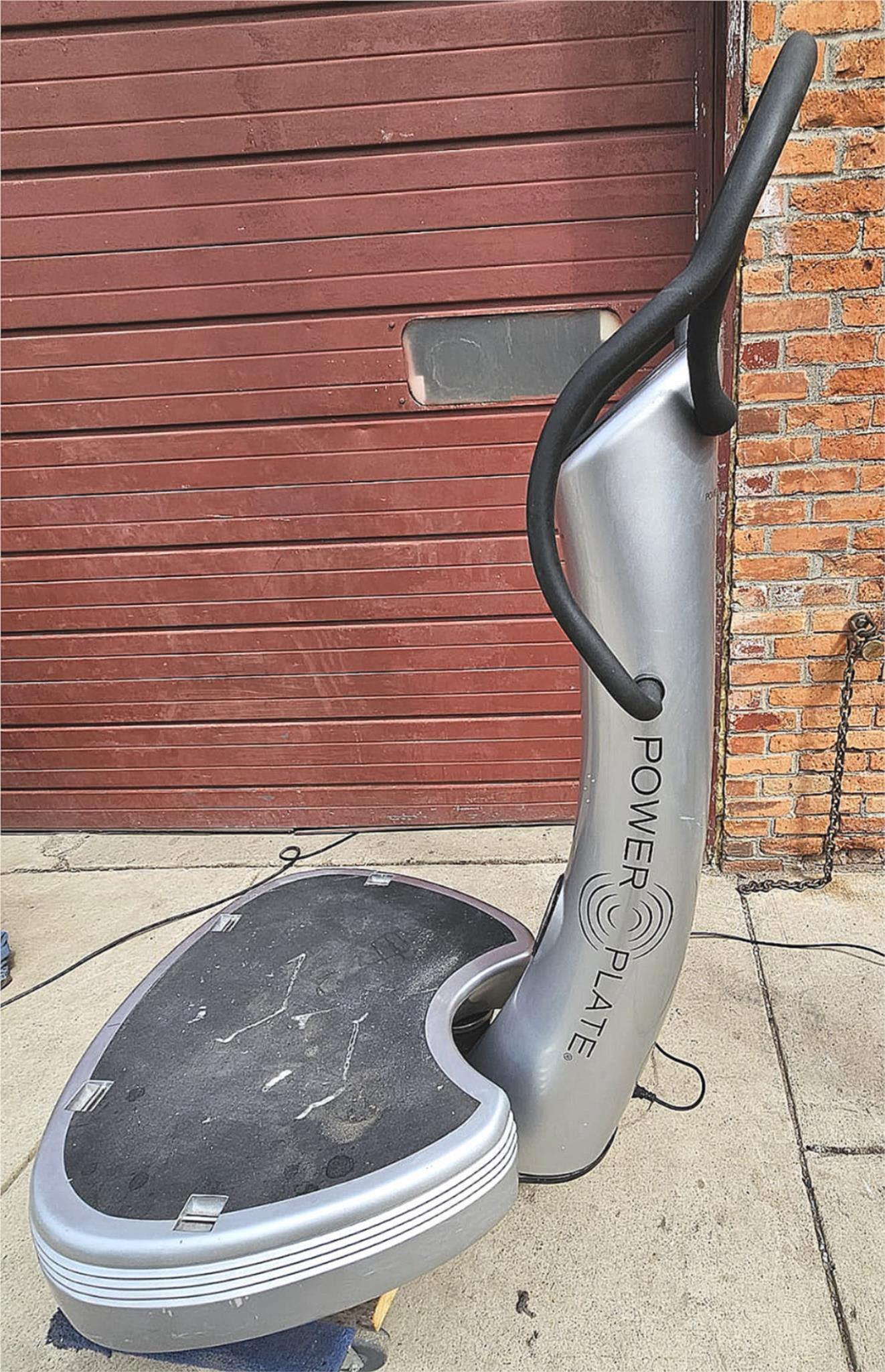 POWER PLATE® PRO5 AIRDAPTIVE VIBRATION EXERCISE MACHINE 90DAYWARRANTY WATCHVIDEO