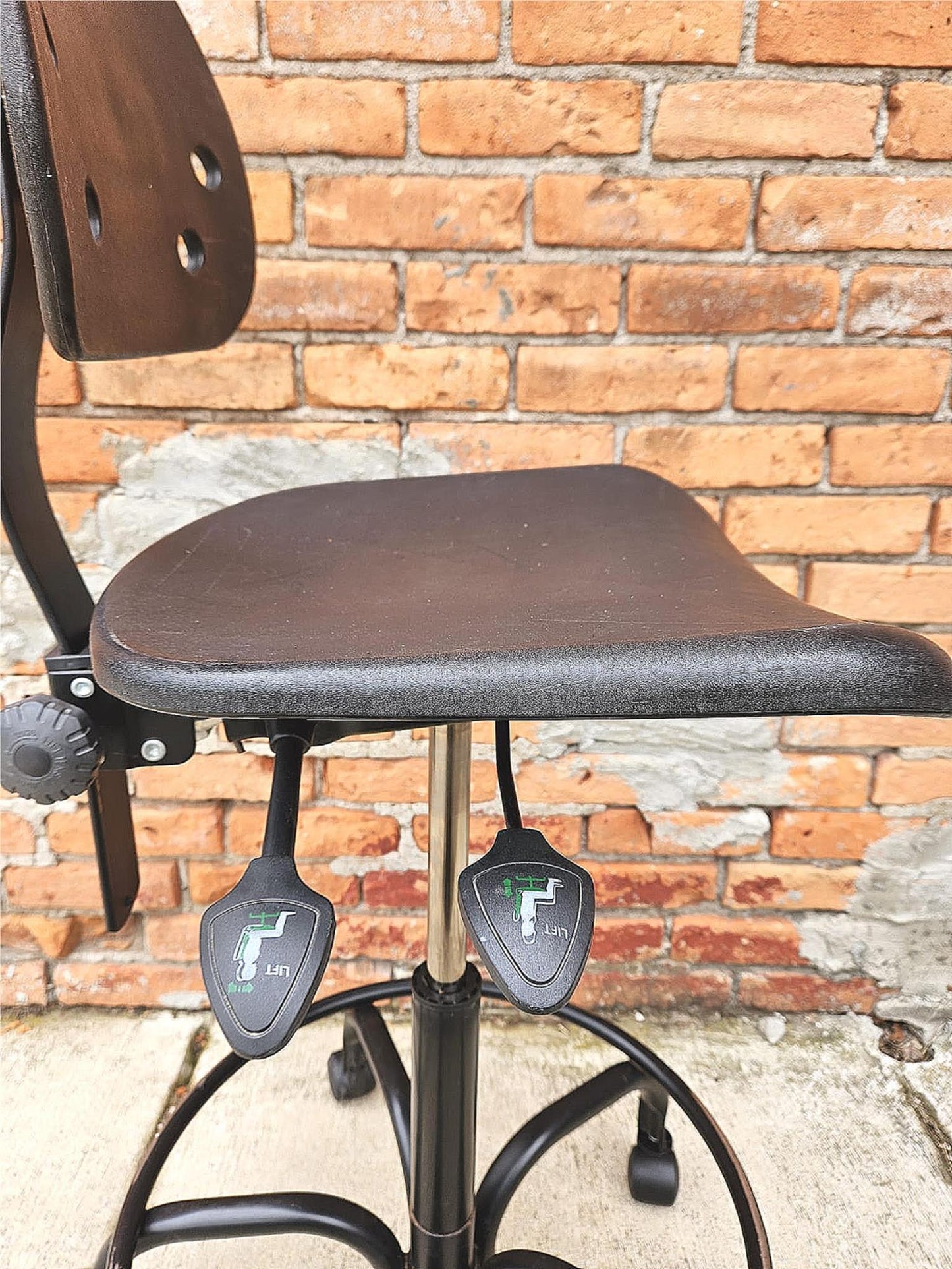 LOT of SIX BIO-FIT BLACK STOOL OFFICE MEDICAL CLINIC EXAM STOOLs WHEELS FREESHIP