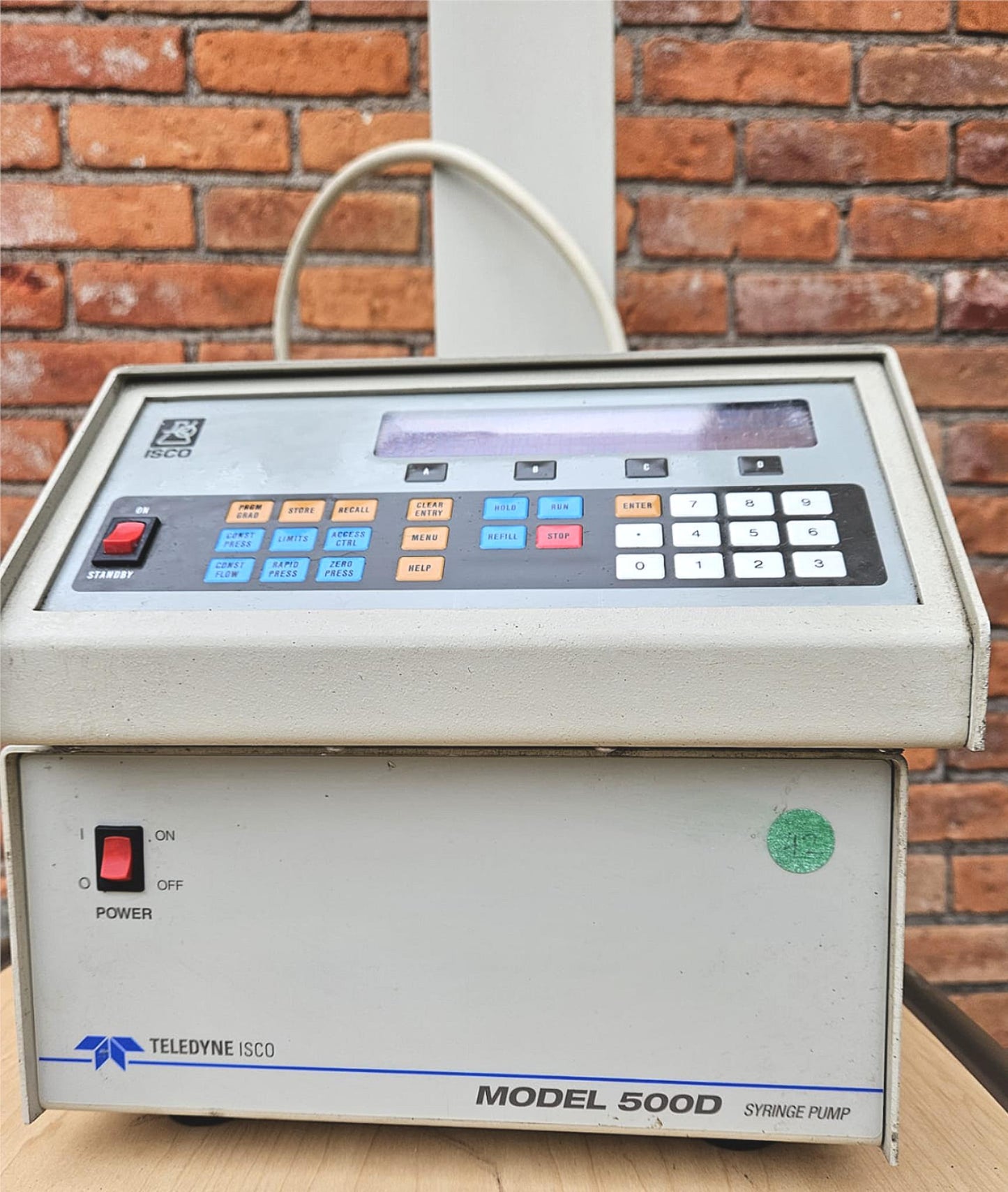 (Does Power On Fine) ISCO 500D SYRINGE PUMP with COMBIFLASH OPTIX 10 WATCH VIDEO