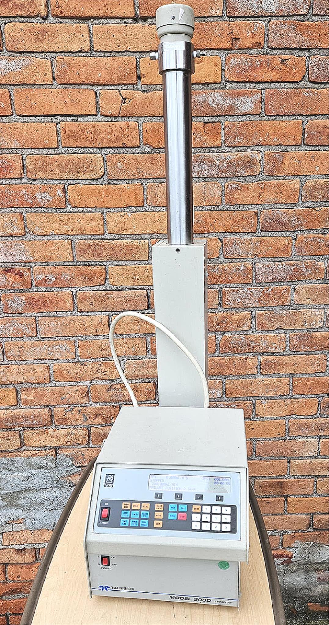 (Does Power On Fine) ISCO 500D SYRINGE PUMP with COMBIFLASH OPTIX 10 WATCH VIDEO