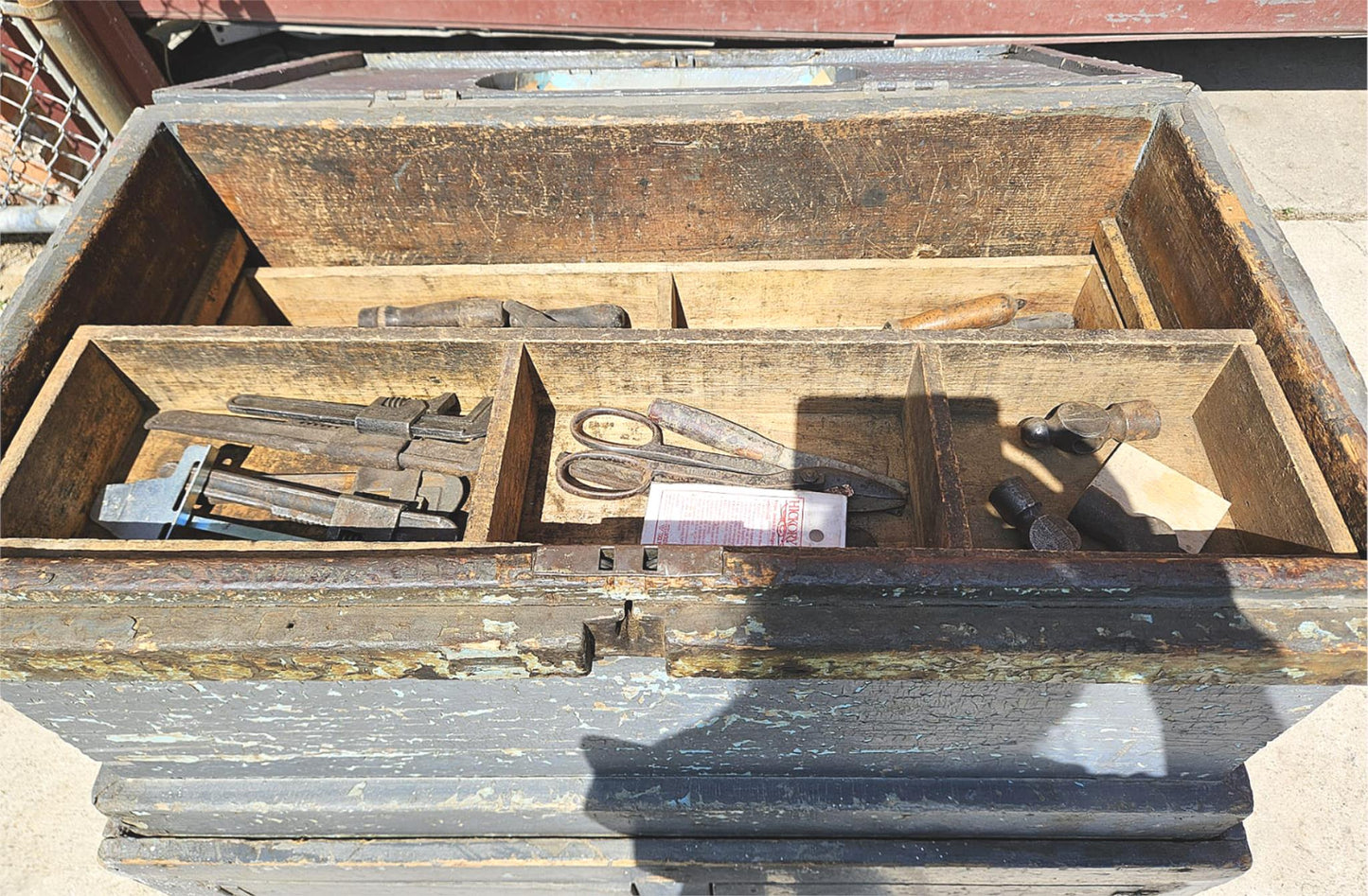 VINTAGE RUSTIC PINE CARPENTER WORKBENCH w IRON VICE CLAMP & STORAGE TRUNK TOOLS