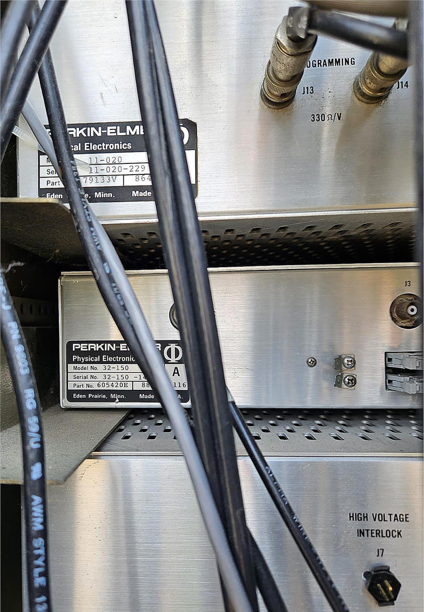 PERKIN-ELMER ULTRA HIGH VACUUM 32-100 / 11-010 ION ELECTRON CHROMATOGRAPH SYSTEM