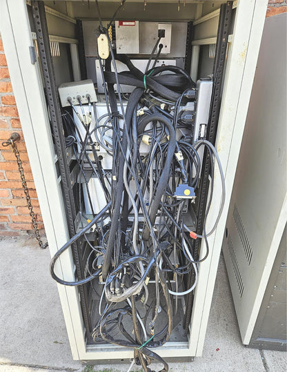 PERKIN-ELMER ULTRA HIGH VACUUM 32-100 / 11-010 ION ELECTRON CHROMATOGRAPH SYSTEM