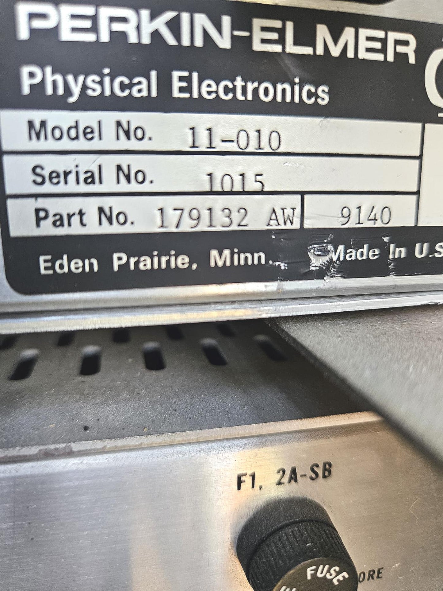 PERKIN-ELMER ULTRA HIGH VACUUM 32-100 / 11-010 ION ELECTRON CHROMATOGRAPH SYSTEM