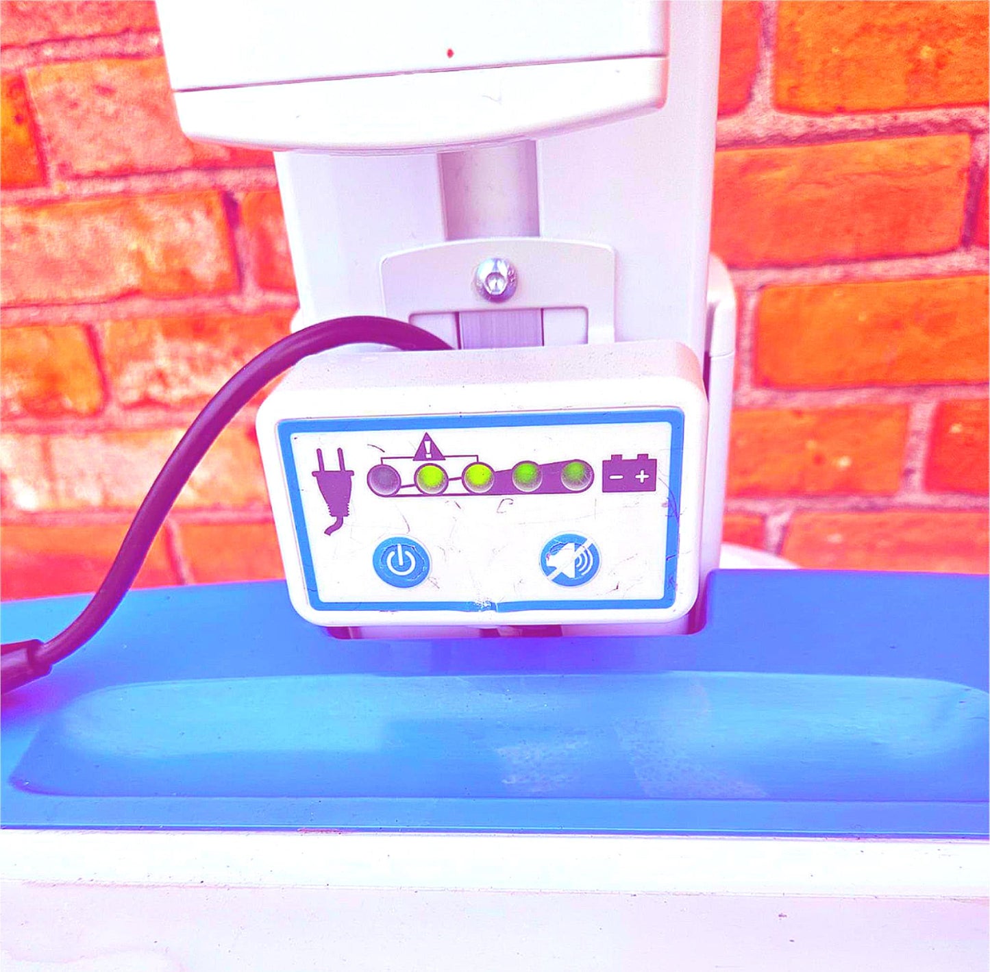 RUBBERMAID 1781127 ROLL STAND MEDICAL LAPTOP VARIABLE HEIGHT AC CART FREE SHIP