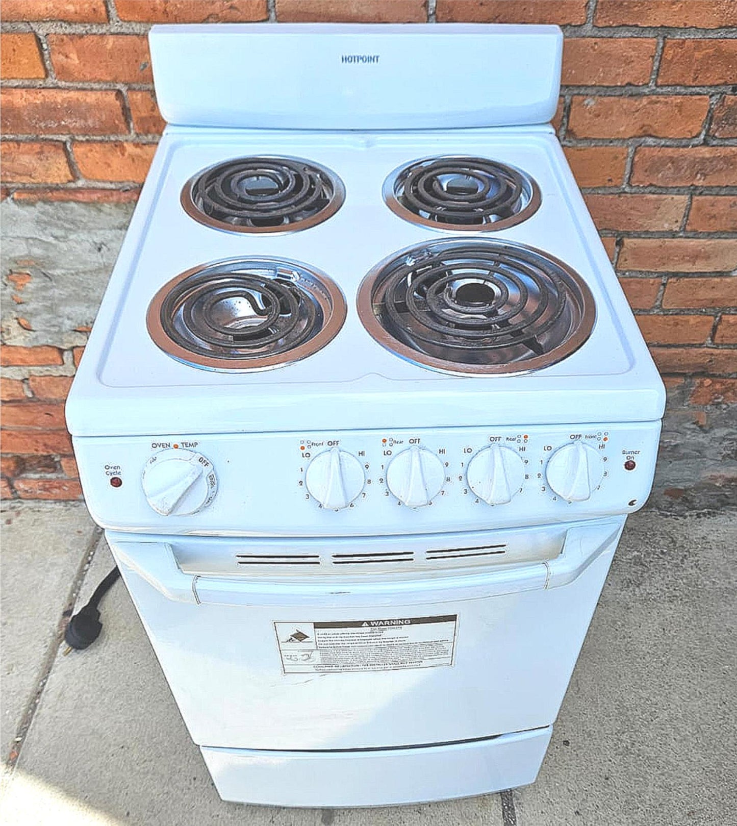 PERFECTFORTIGHTSPACE HOTPOINT 20" FREESTANDING ELECTRIC RANGE OVEN 220Volt WHITE